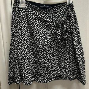 Abercrombie and Fitch Black Pattern Ruffle Wrap Skirt Size Medium